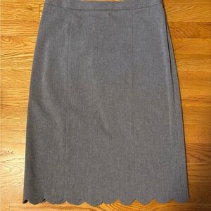 Banana Republic women’s grey pencil skirt size 6 with scalloped hem